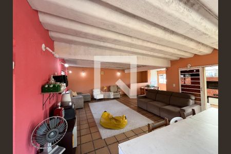 Casa à venda com 316m², 6 quartos e 5 vagasSalão