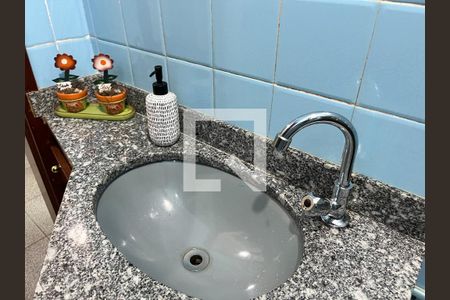 Casa à venda com 316m², 6 quartos e 5 vagasBanheiro 4