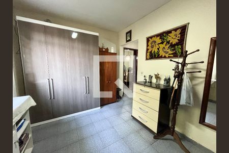 Casa à venda com 316m², 6 quartos e 5 vagasQuarto 4