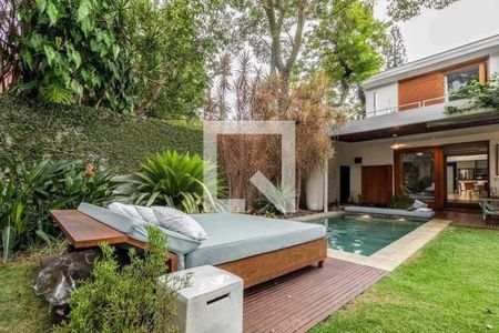 Casa à venda com 454m², 4 quartos e 6 vagas