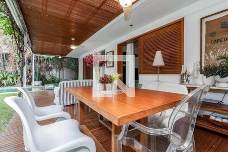 Casa à venda com 454m², 4 quartos e 6 vagas