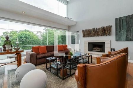 Casa à venda com 454m², 4 quartos e 6 vagas