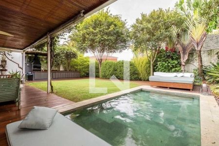 Casa à venda com 454m², 4 quartos e 6 vagas