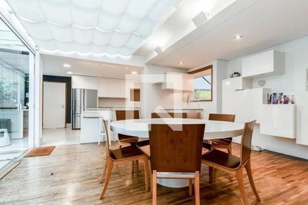 Casa à venda com 454m², 4 quartos e 6 vagas