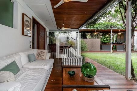 Casa à venda com 454m², 4 quartos e 6 vagas