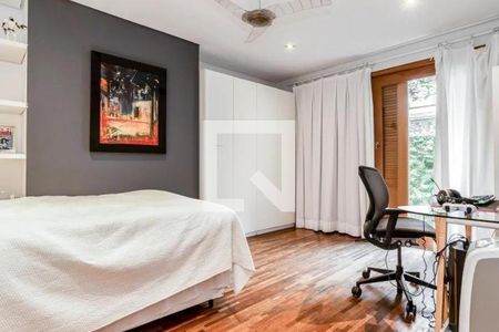 Casa à venda com 454m², 4 quartos e 6 vagas