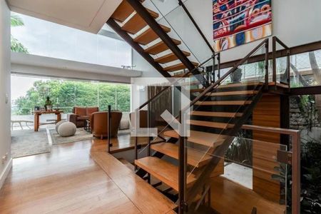 Casa à venda com 454m², 4 quartos e 6 vagas