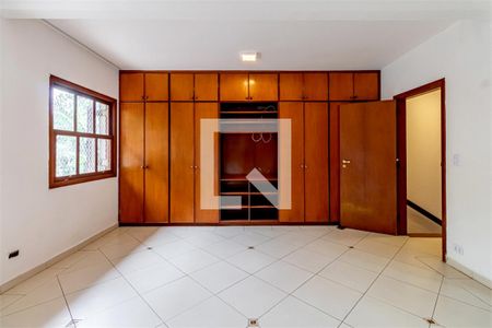 Casa à venda com 3 quartos, 200m² em Vila Pirajussara, São Paulo