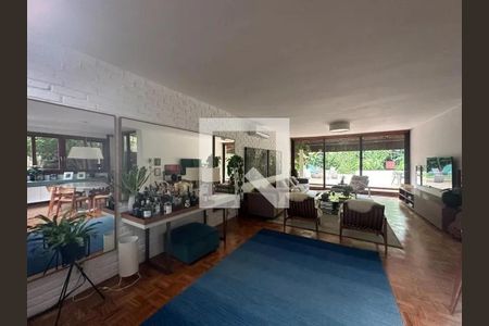 Casa à venda com 320m², 3 quartos e 2 vagas