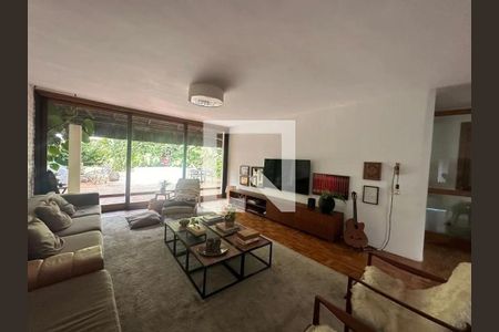 Casa à venda com 320m², 3 quartos e 2 vagas