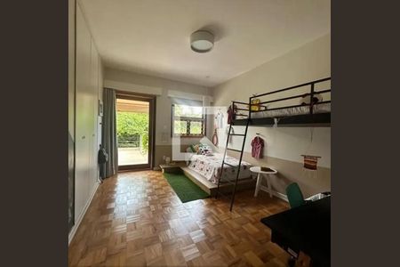 Casa à venda com 320m², 3 quartos e 2 vagas