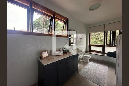 Casa à venda com 320m², 3 quartos e 2 vagas