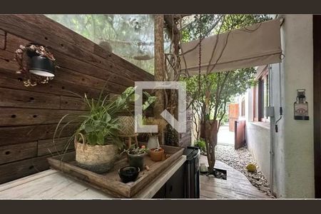 Casa à venda com 320m², 3 quartos e 2 vagas