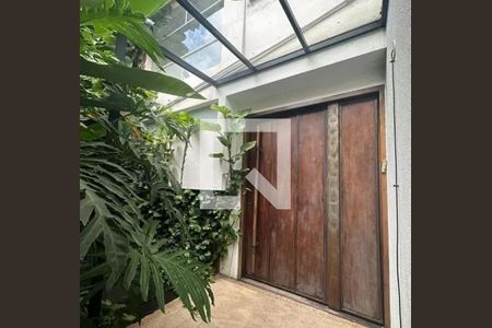 Casa à venda com 320m², 3 quartos e 2 vagas