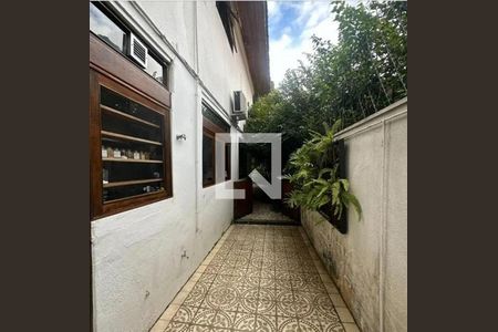 Casa à venda com 320m², 3 quartos e 2 vagas