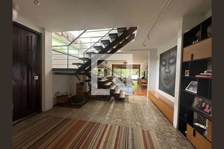 Casa à venda com 320m², 3 quartos e 2 vagas