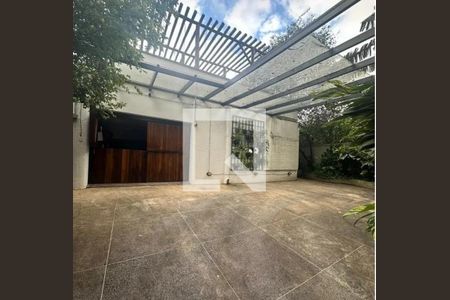 Casa à venda com 320m², 3 quartos e 2 vagas