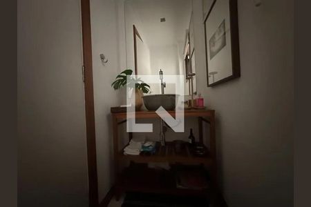 Casa à venda com 320m², 3 quartos e 2 vagas