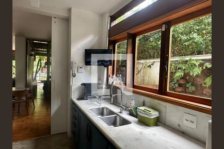 Casa à venda com 3 quartos, 320m² em Pinheiros, São Paulo