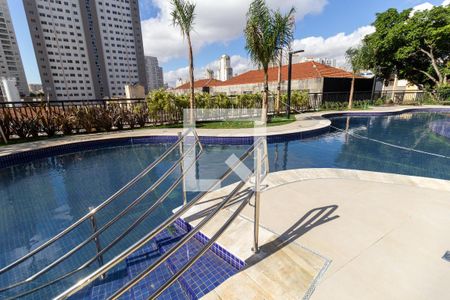 Apartamento à venda com 42m², 2 quartos e sem vagaÁrea comum - Piscina