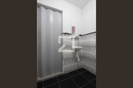 Banheiro da Suíte de casa para alugar com 2 quartos, 60m² em Vila Santa Inês, São Paulo