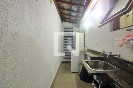Casa à venda com 230m², 3 quartos e 3 vagasÁrea de Serviço