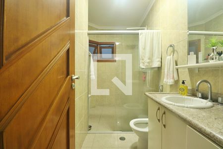 Casa à venda com 230m², 3 quartos e 3 vagasSuíte 1 - Banheiro do Quarto 1