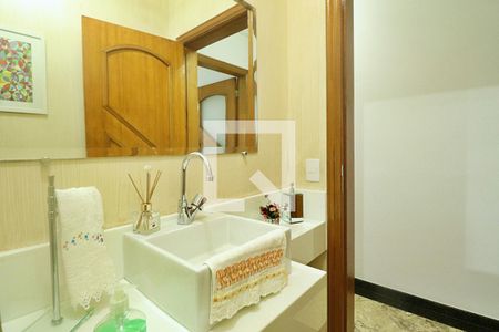 Casa à venda com 230m², 3 quartos e 3 vagasLavabo