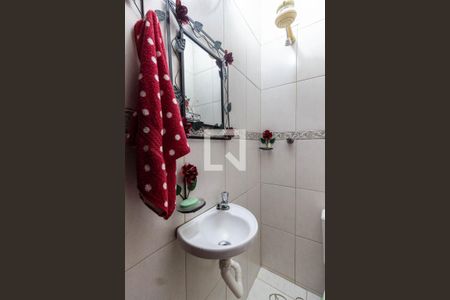 Casa à venda com 326m², 4 quartos e 3 vagas Casa à venda com 326m², 4 quartos e 3 vagasLavabo 2