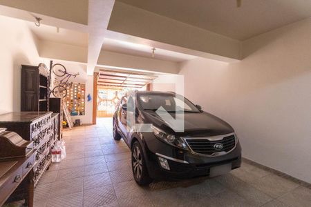 Casa à venda com 326m², 4 quartos e 3 vagas Casa à venda com 326m², 4 quartos e 3 vagasGaragem
