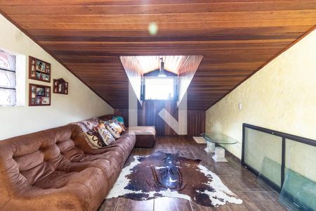 Casa à venda com 326m², 4 quartos e 3 vagas Casa à venda com 326m², 4 quartos e 3 vagasDetalhe