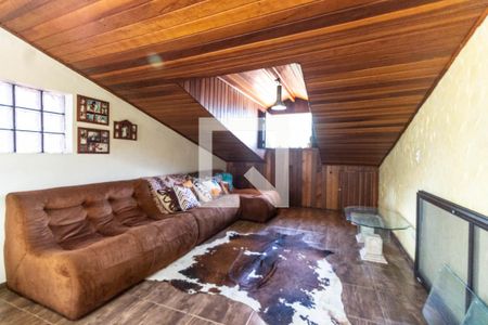 Casa à venda com 326m², 4 quartos e 3 vagas Casa à venda com 326m², 4 quartos e 3 vagasQuarto 4