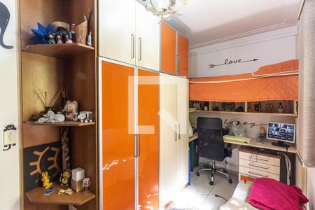 Casa à venda com 326m², 4 quartos e 3 vagas Casa à venda com 326m², 4 quartos e 3 vagasQuarto 2