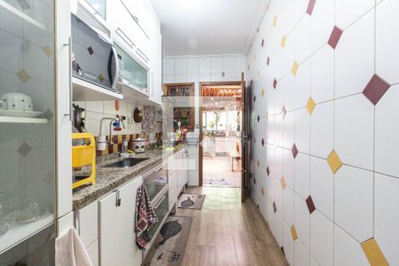 Casa à venda com 326m², 4 quartos e 3 vagas Casa à venda com 326m², 4 quartos e 3 vagasCozinha