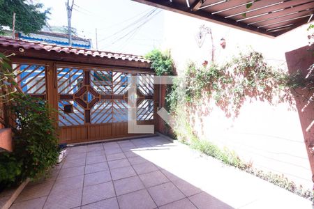 Casa à venda com 326m², 4 quartos e 3 vagas Casa à venda com 326m², 4 quartos e 3 vagasGaragem