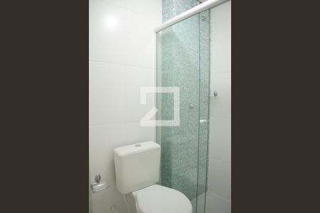Banheiro de apartamento para alugar com 1 quarto, 38m² em Xaxim, Curitiba