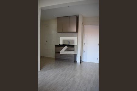 Sala de apartamento para alugar com 1 quarto, 38m² em Xaxim, Curitiba