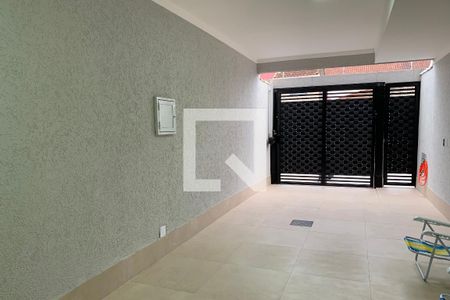 Casa para alugar com 116m², 2 quartos e 2 vagas Casa para alugar com 116m², 2 quartos e 2 vagasGaragem/Quintal