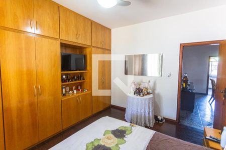 Suíte de casa à venda com 3 quartos, 266m² em Araguaia, Belo Horizonte