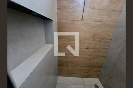 Banheiro de kitnet/studio para alugar com 1 quarto, 24m² em Jardim Márcia, Suzano