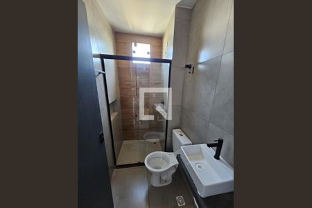 Banheiro de kitnet/studio para alugar com 1 quarto, 24m² em Jardim Márcia, Suzano