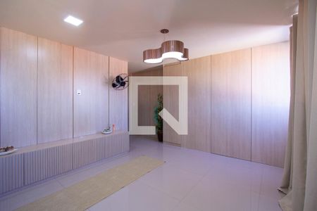 Casa para alugar com 237m², 5 quartos e 2 vagas Casa para alugar com 237m², 5 quartos e 2 vagasSala 2