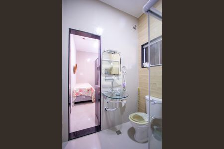 Casa para alugar com 237m², 5 quartos e 2 vagas Casa para alugar com 237m², 5 quartos e 2 vagasBanheiro das suítes 1 e 5
