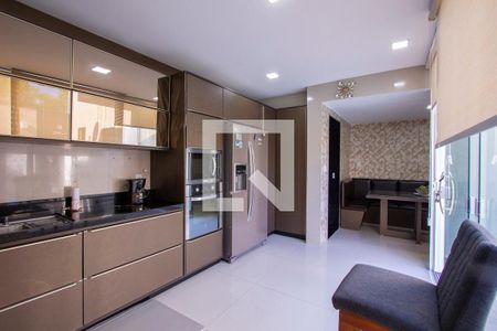 Casa para alugar com 237m², 5 quartos e 2 vagas Casa para alugar com 237m², 5 quartos e 2 vagasCozinha 1