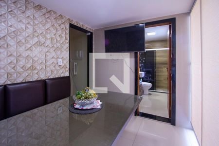 Casa para alugar com 237m², 5 quartos e 2 vagas Casa para alugar com 237m², 5 quartos e 2 vagasCozinha 1