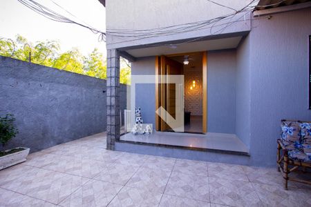 Casa para alugar com 237m², 5 quartos e 2 vagas Casa para alugar com 237m², 5 quartos e 2 vagasQuintal