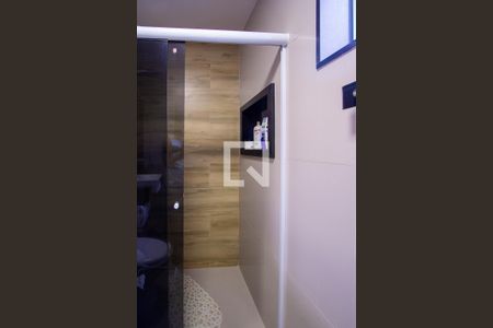 Casa para alugar com 237m², 5 quartos e 2 vagas Casa para alugar com 237m², 5 quartos e 2 vagasBanheiro social e da suíte 2