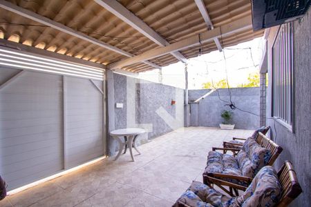 Casa para alugar com 237m², 5 quartos e 2 vagas Casa para alugar com 237m², 5 quartos e 2 vagasQuintal