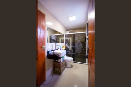 Casa para alugar com 237m², 5 quartos e 2 vagas Casa para alugar com 237m², 5 quartos e 2 vagasBanheiro social e da suíte 2