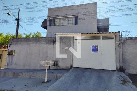Casa para alugar com 237m², 5 quartos e 2 vagas Casa para alugar com 237m², 5 quartos e 2 vagasFachada